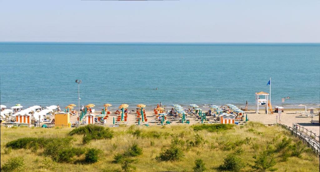 Hotel Bertha Fronte Mare Lido di Jesolo Zewnętrze zdjęcie